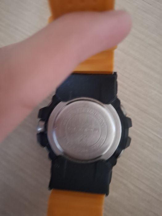 хорошие прочные часы