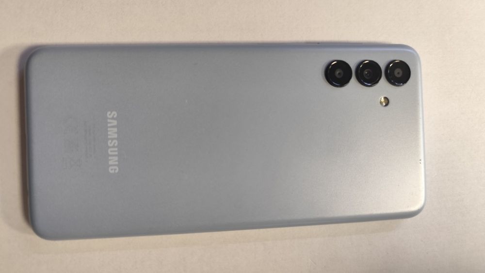 Samsung a13 5G  64 GB перфектен