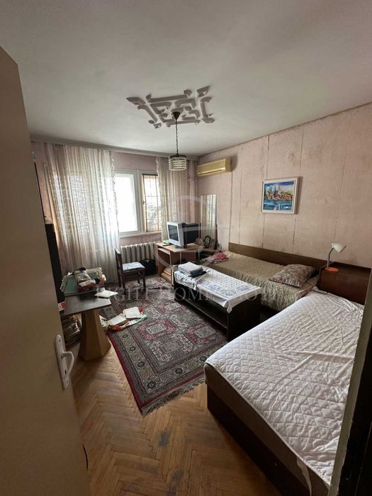 Продава се Тристаен апартамент в Пловдив, Христо Смирненски - 82 кв.м за 2257 €/кв.м - Снимка #5