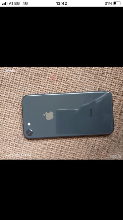iphone 8 64 гб като нов !