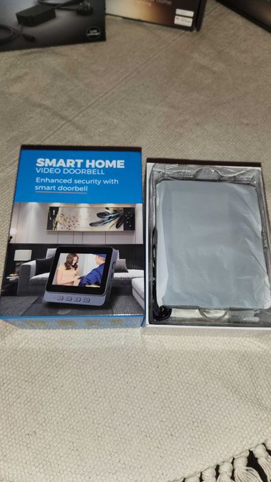 Sonerie smart cu monitor