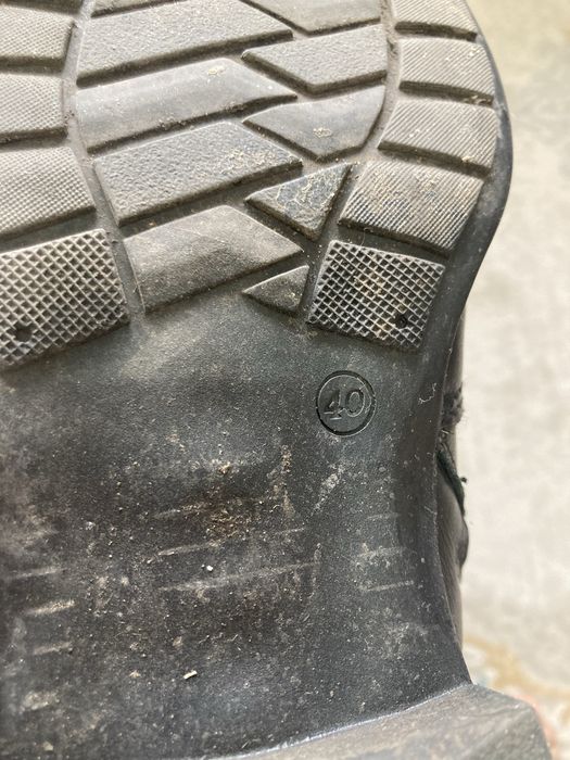 Продам кожанные сапоги