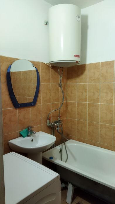 Продам 2 ком.кв.в 13 мкр.1 этаж