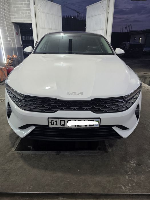Автомобиль Киа К-5