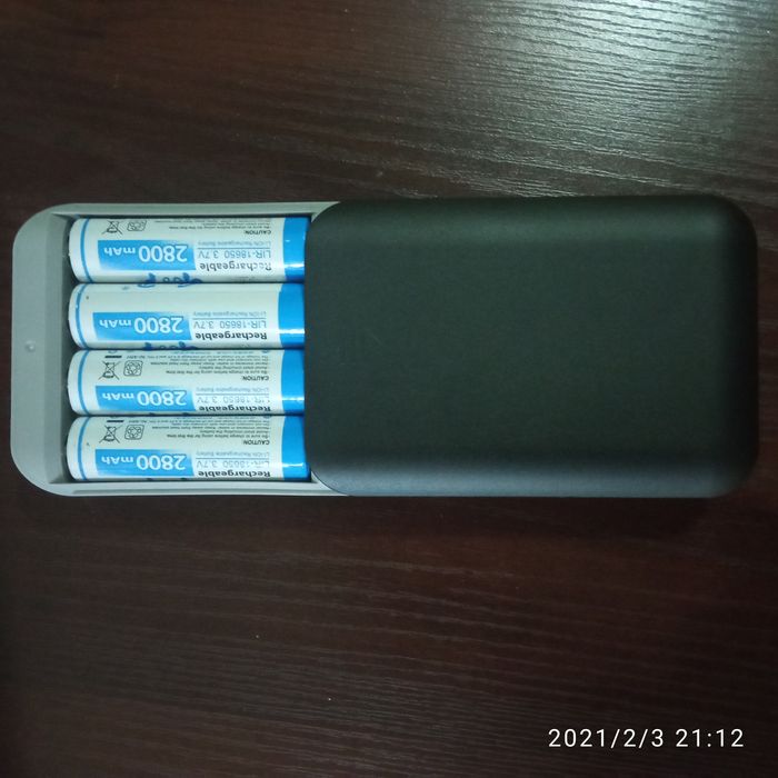 Продается powerbank с быстрой и беспроводной зарядкой
