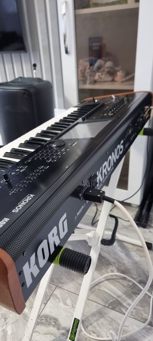 Korg Kronos  2  ca nou