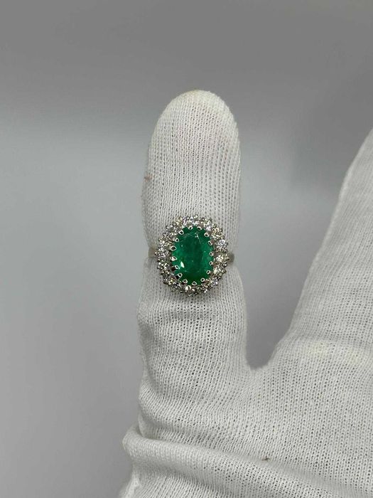 INEL AUR alb 18K + SMARALD Natural =5CT + 16 Diamante =0.80ct -Vintage