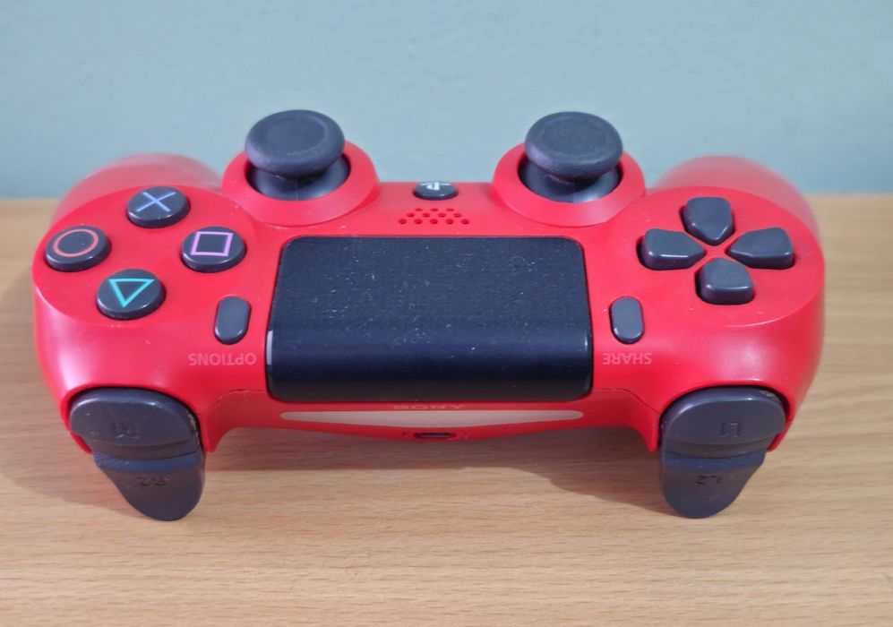 PlayStation 4 Phat + 5 jocuri si manetă
