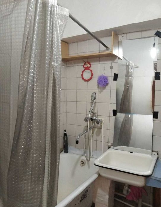 В Яшнабадском р. возле парка Ашхабад сдается 2х комн.квартира