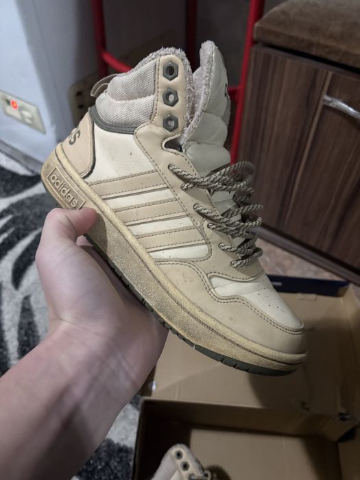 adidas зимние кроссовки