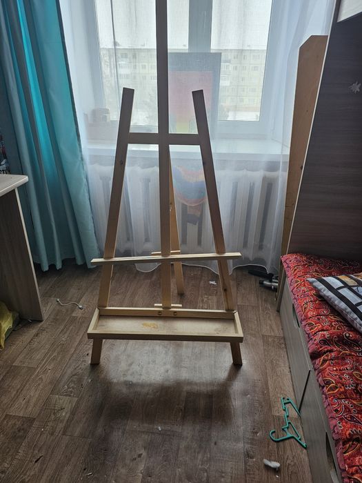 продаётся мольберт