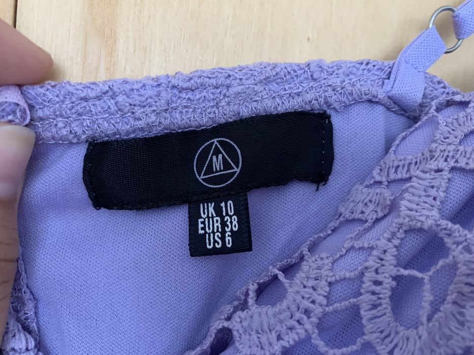 Рокля с дантела