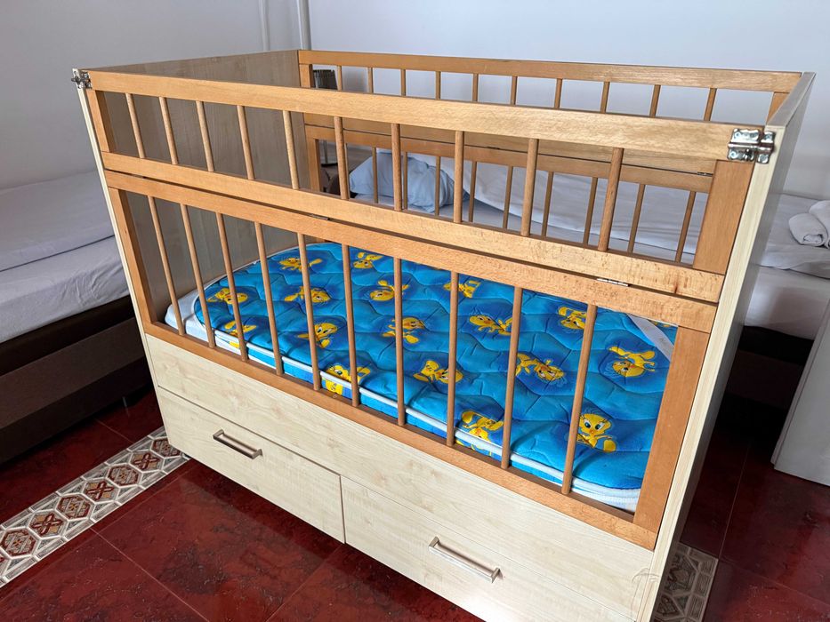 Детско легло с матрак и протектор