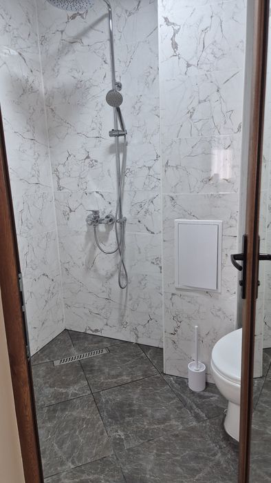 Дава се под наем Тристаен апартамент в Шумен, Център - 75 кв.м за 306 € - Снимка #11