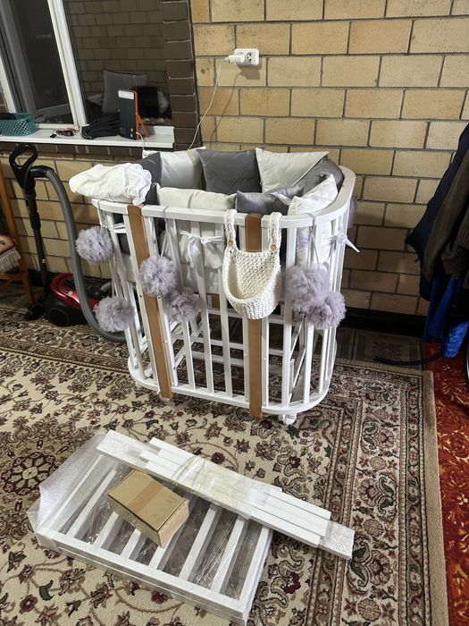 Манеж с матрасом и подушками