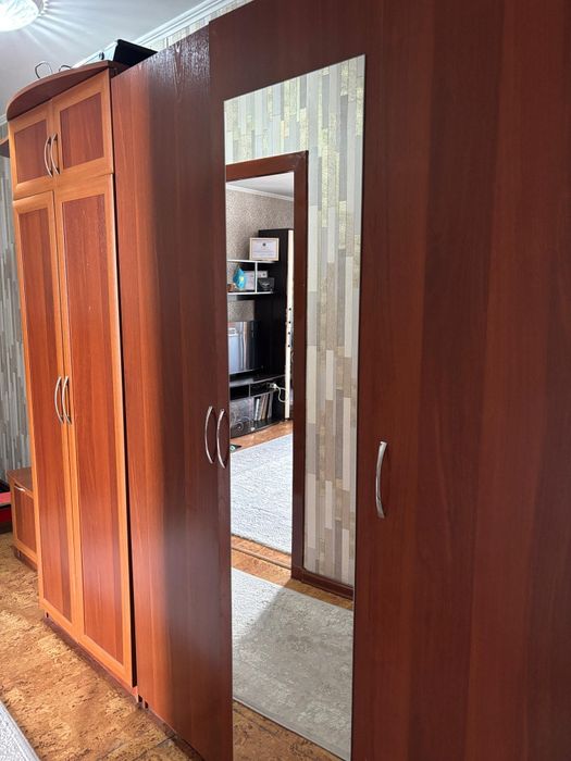 Продам шкаф плательный