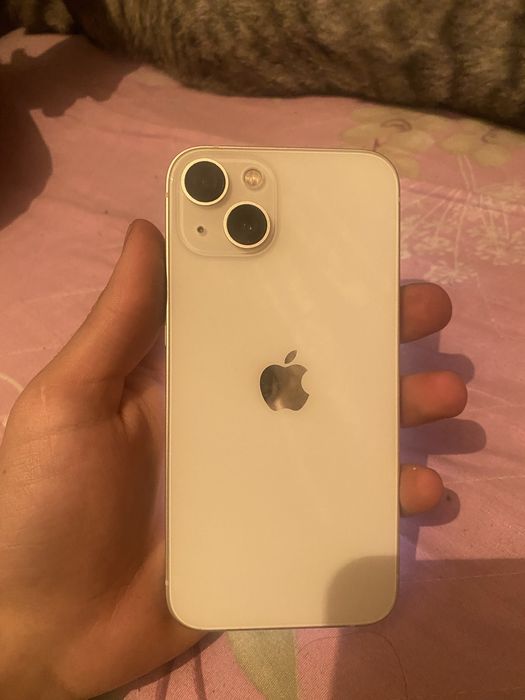 iPhone 13 в хорошем состояние