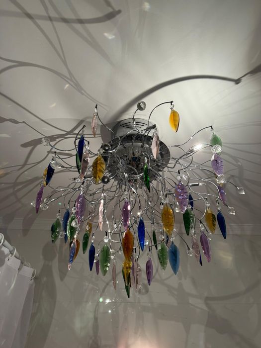 Продаю люстру