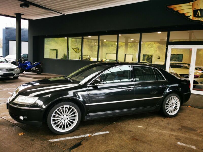 Volkswagen Phaeton Volkswagen Phaeton    unicat    Motor 6.0 W12, 420 CP