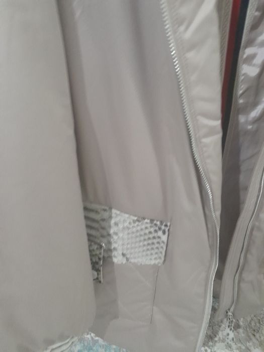 Продается верхный одежда