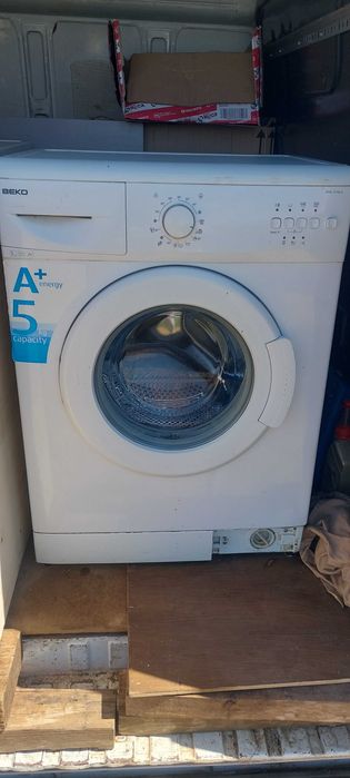 Se vinde masina de spalat  beko 5 kg perfect functionala