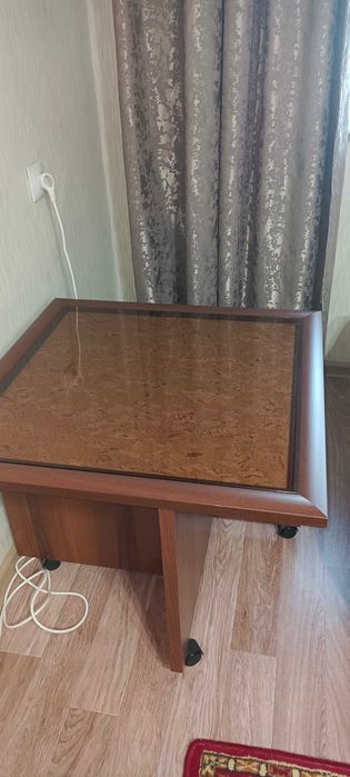 Журнальный столик