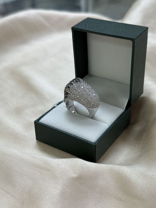 Золотое кольцо с бриллиантами