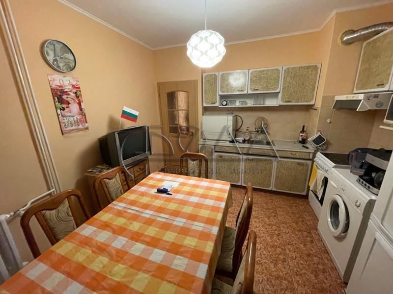 Продава се Тристаен апартамент в София, Надежда 2 - 90 кв.м за 2445 €/кв.м - Снимка #6