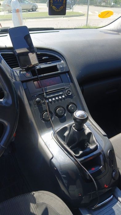 Vând sau schimb Peugeot 5008 1.6 benzină  motor VTI