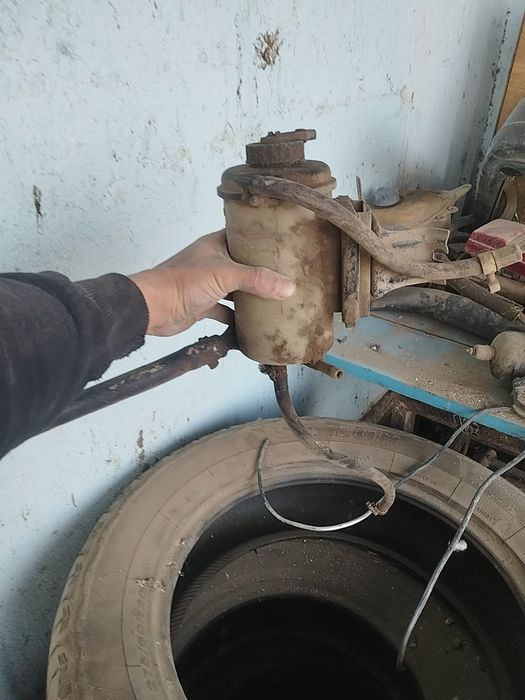 продам запчасти на Ауди 100