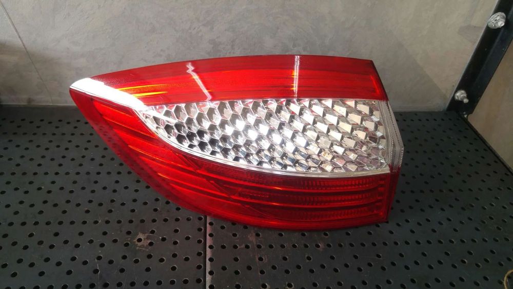 Stop tripla lampa stanga aripa ford mondeo 4 7s7113405b