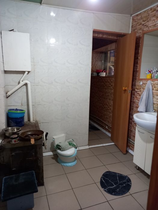 Продам дом с действушим магазином ,