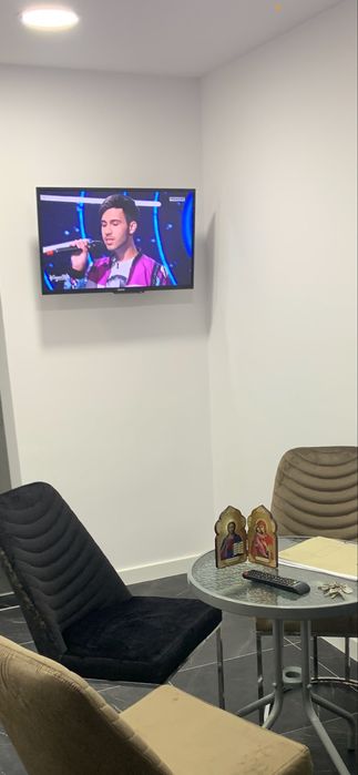 Vand televizor  80 cm