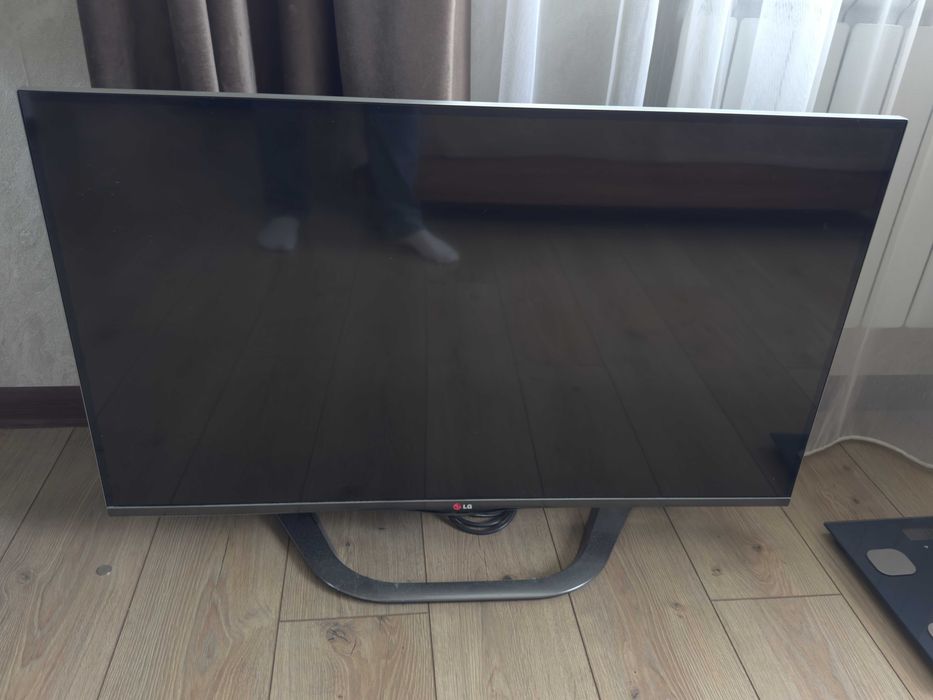 Телевизор LG 42'' 106см