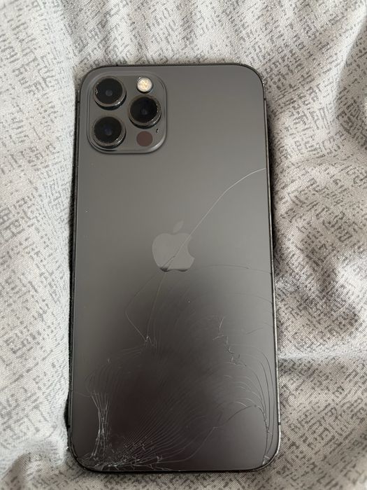 продам Iphone 12 pro срочно!