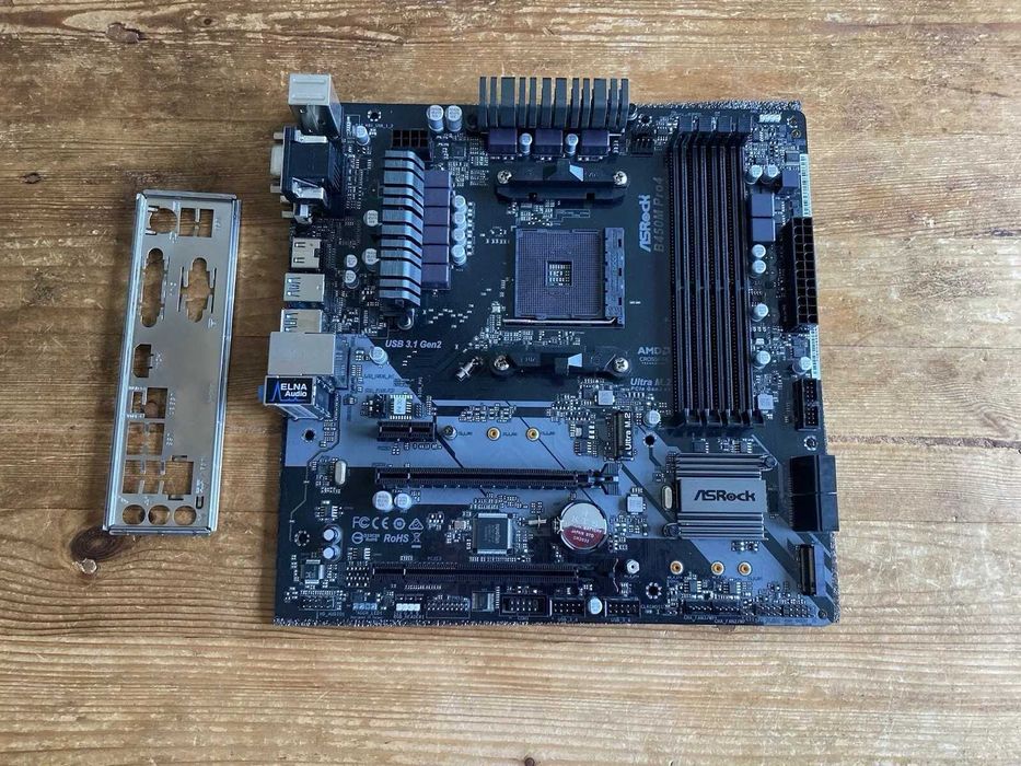 ASROCK B450M Pro4 R2.0 + AMD Ryzen 7 3800X 8-Core, 16-Thread АМ4