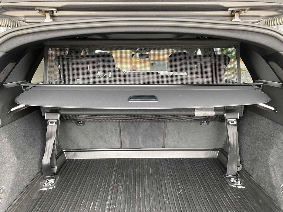 AUDI Q8 Разделителна мрежа за багажник за кучета и товари