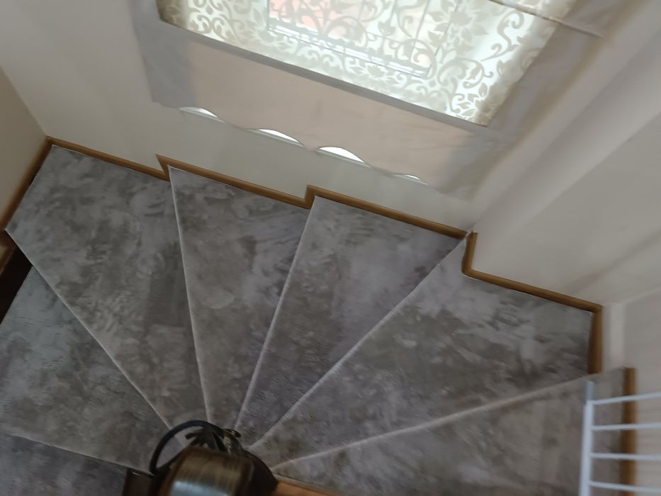 Установка ковров держатель для лестницы и продажа