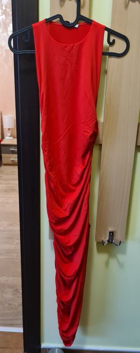 Червена рокля Zara
