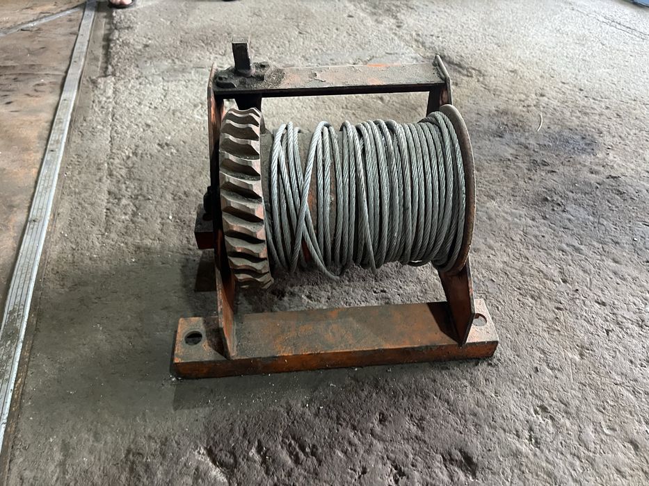 Продам Лебедку.