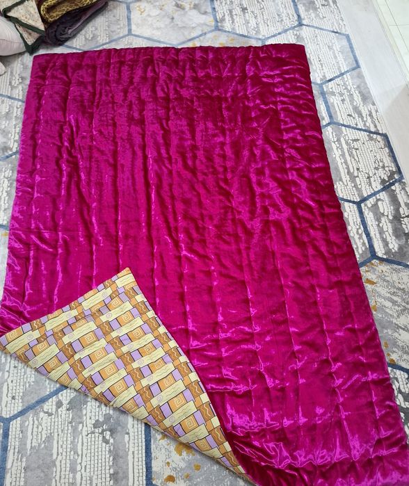 Ку'рпалар сотилади, устига ёпинадиган.