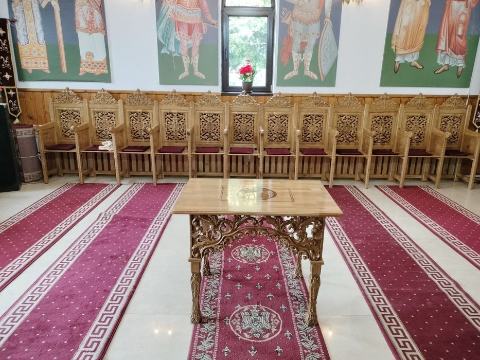 Străni enoriașii noi