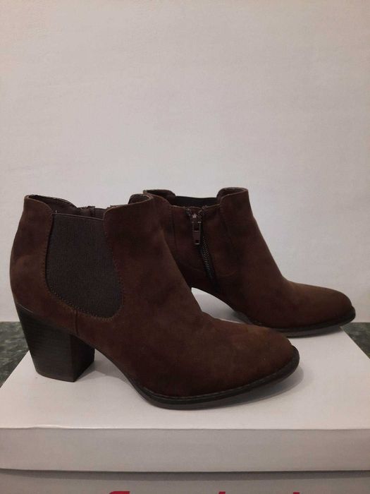 Vând botine mărimea 36