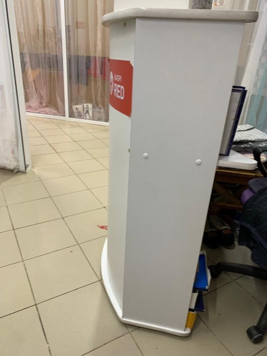 Продаю РЕСЕПШЕН для бутика