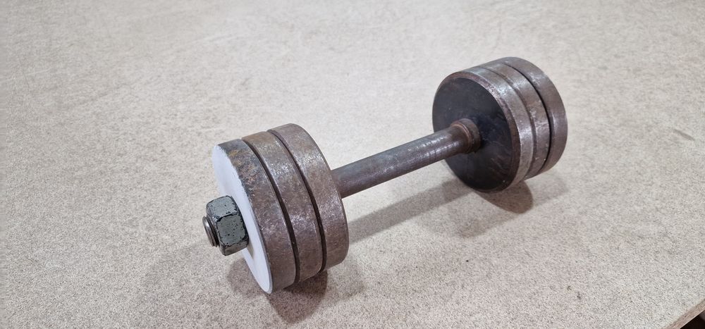 Гантеля. Разборная. Вес 9.3. 6000тг