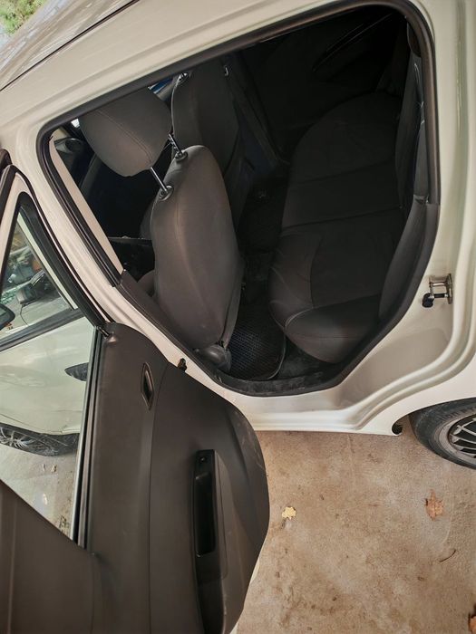 Продам автомобиль спарк