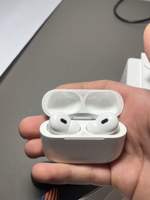 Продаю airpods pro 2 ( 2 поколение)