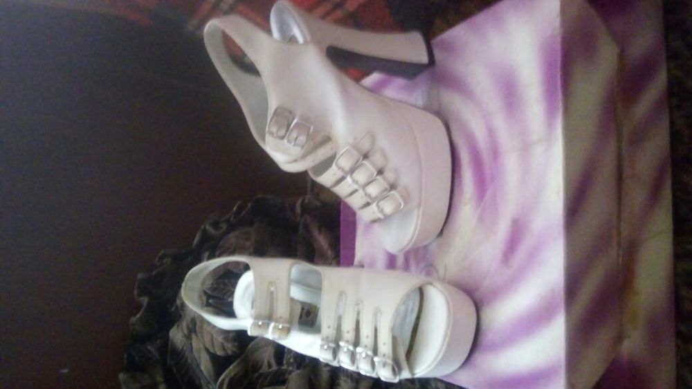 Продам босоножки свадебные