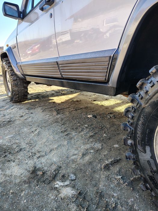 Vând jeep cherokee xj