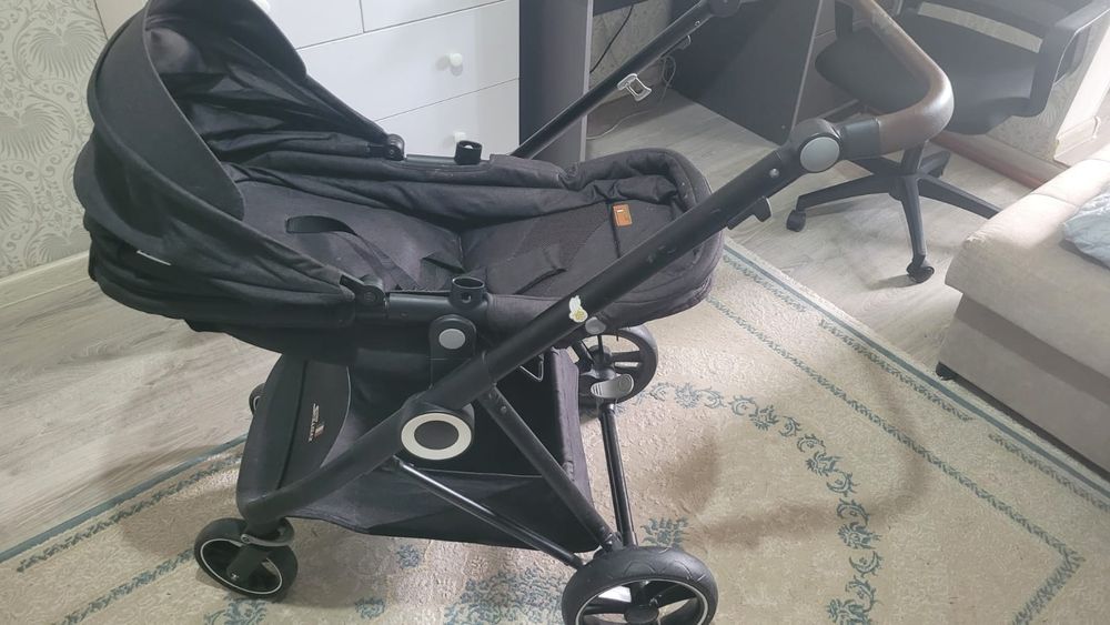 Детская коляска Skillmax 2-в-1  трансформер. 
И